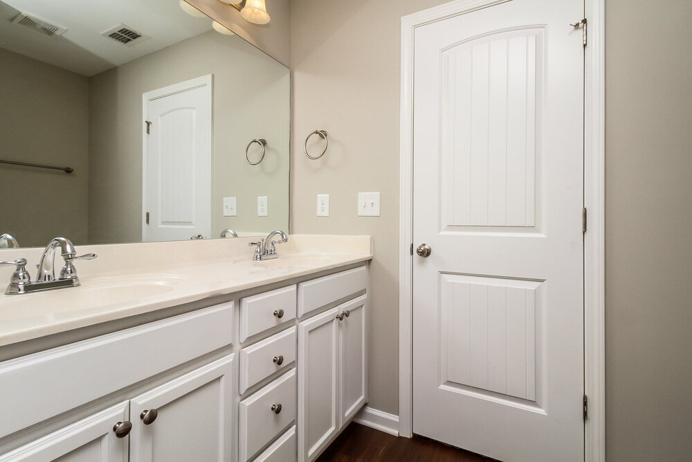 Building Photo - 1002 Chimalis Dr