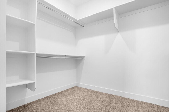 Building Photo - HURRICANE TOWNHOME - END UNIT