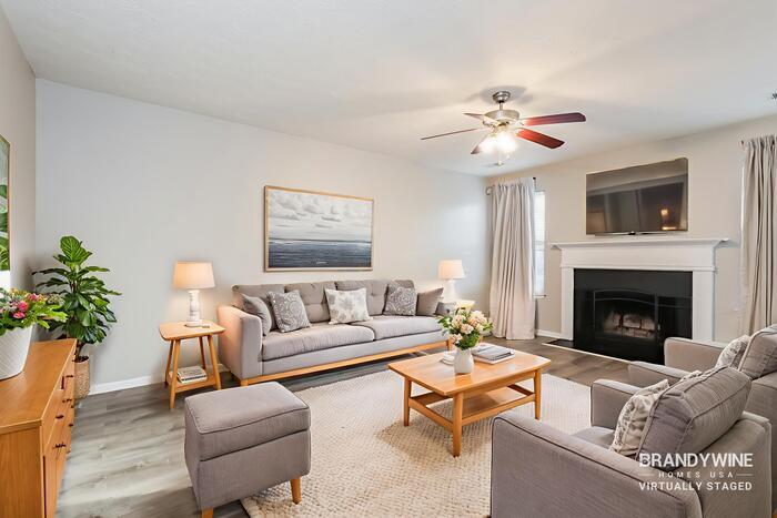 Building Photo - 10799 Misty Meadows Pl