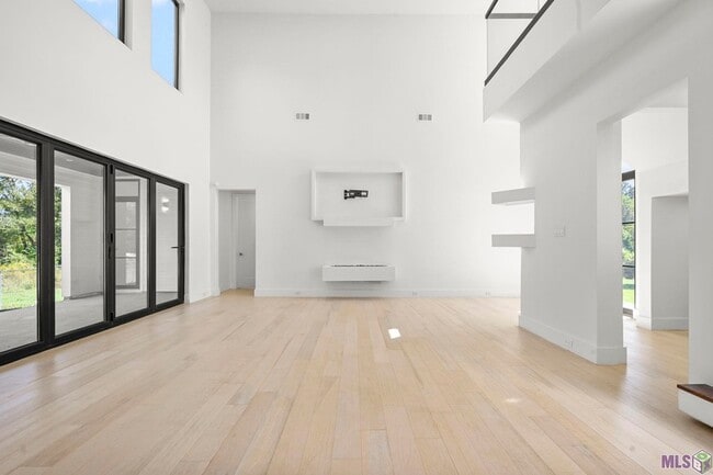 Building Photo - 9825 Fawn Vw Dr