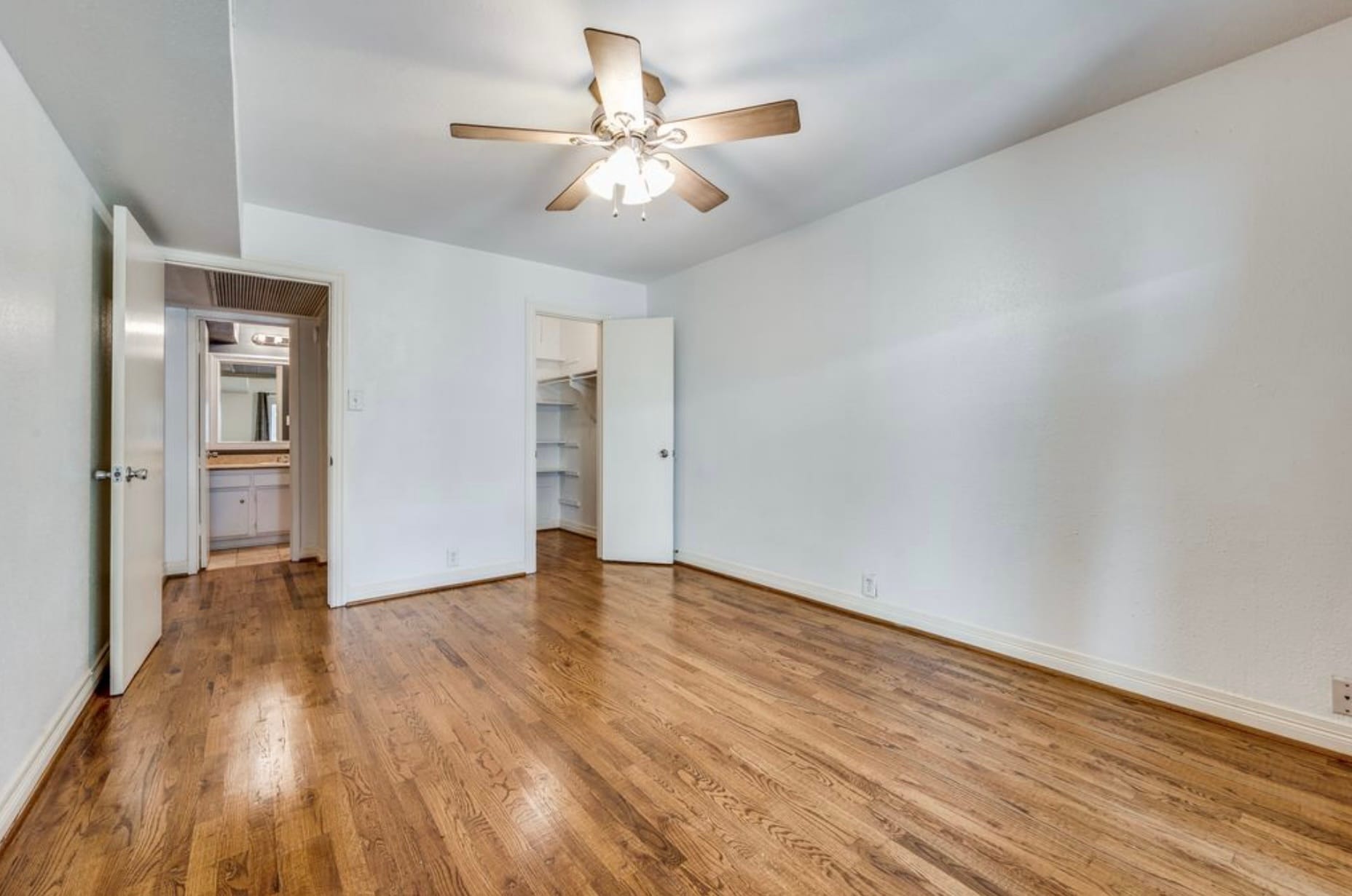 Building Photo - 5214 Fleetwood Oaks Ave