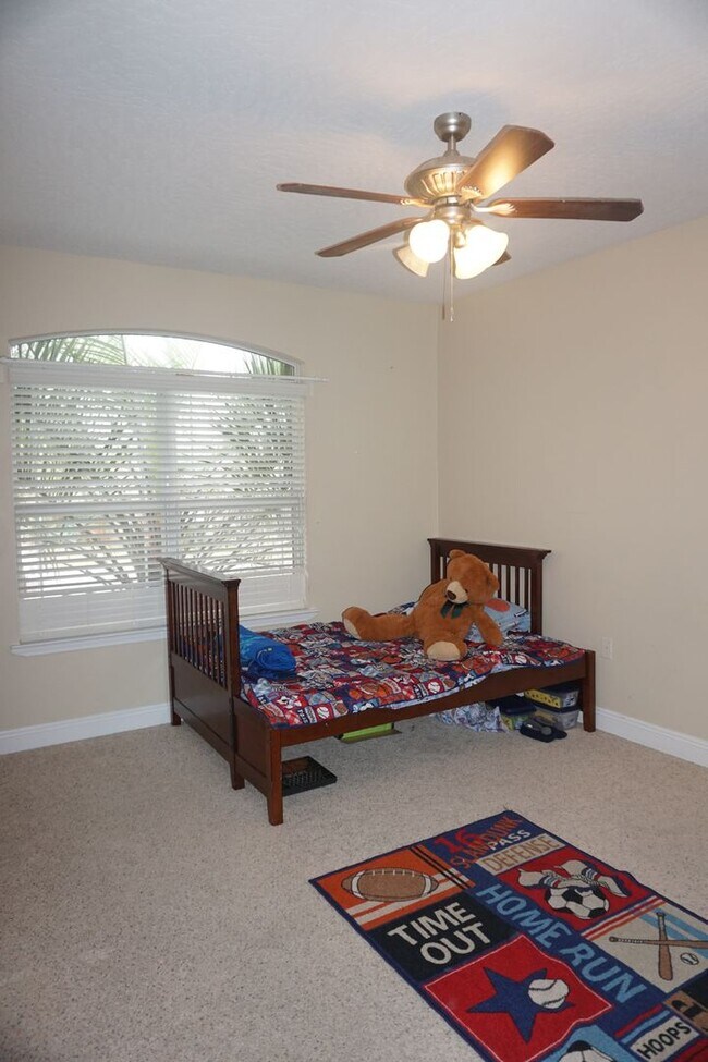 Building Photo - 4 Bedroom Rental in Duggan Pond!