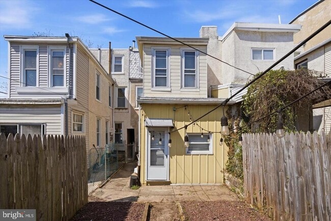 Building Photo - 106 Salaignac St