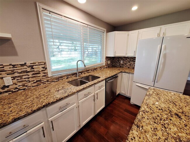 Building Photo - 8513 Portage Cove