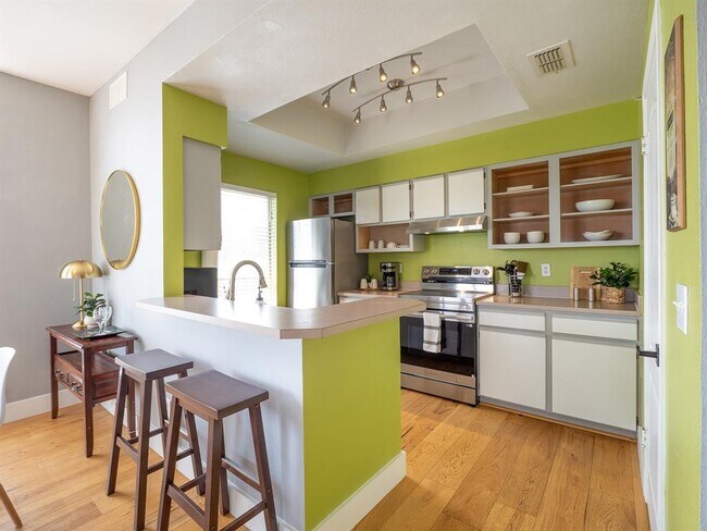 Building Photo - 6000-19 Shepherd Mountain Cove