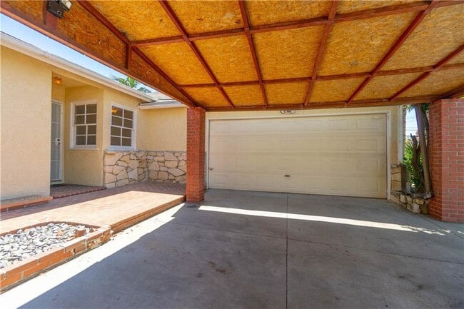 Building Photo - 1114 N Bonnie Cove Ave