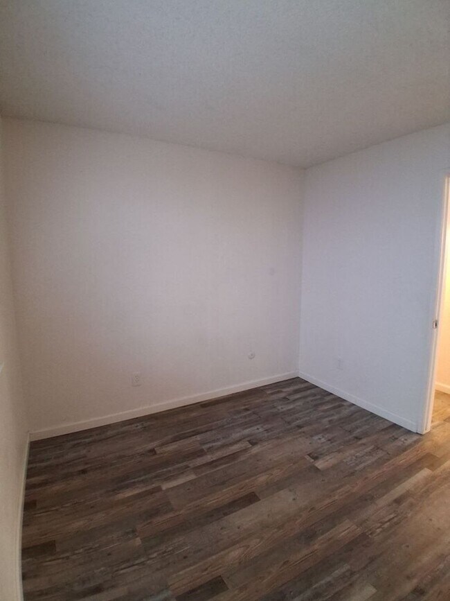 Building Photo - 2068 W Magill Ave