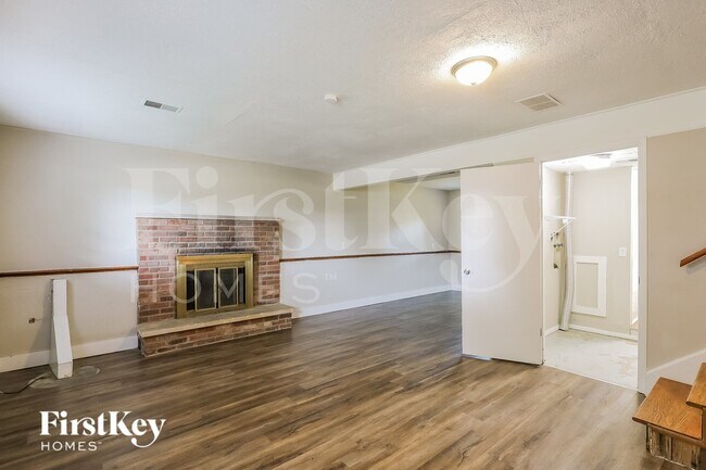 Building Photo - 3618 Ferncliff Ave