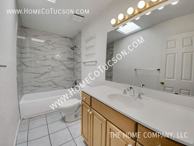 Building Photo - 5243 N Stonehouse Pl