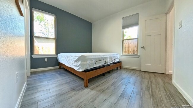 Building Photo - Rent Reduction Special!