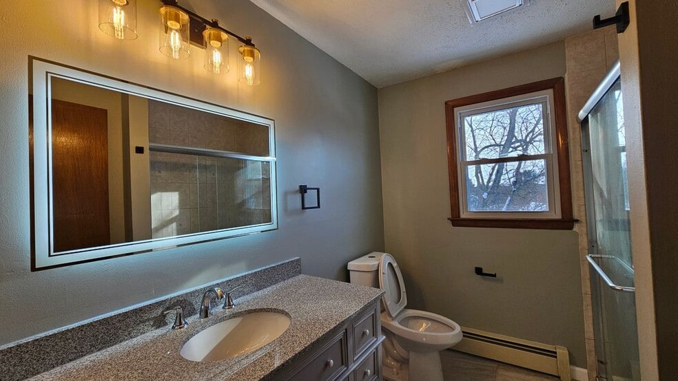 Building Photo - 32 Morrison St