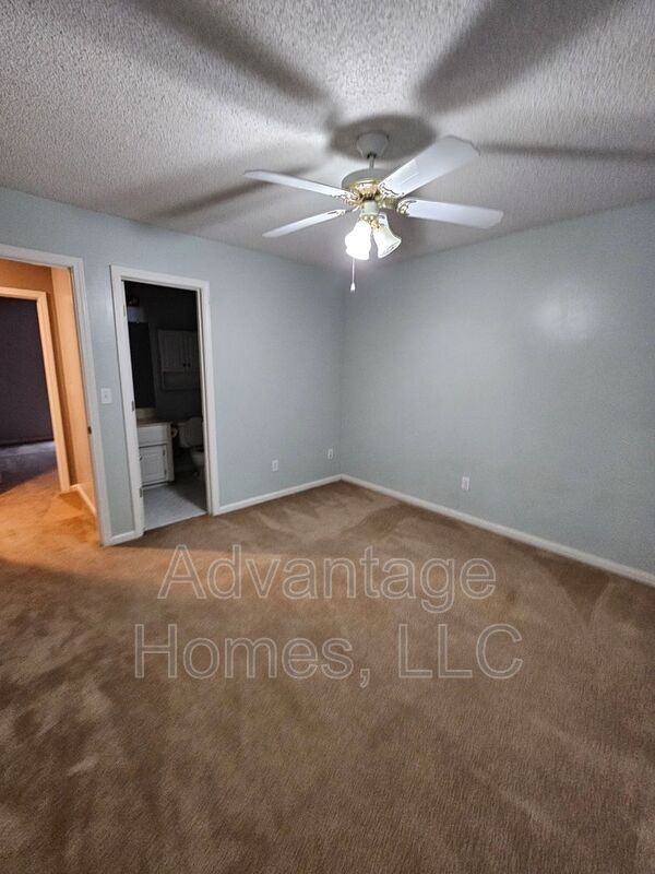 Building Photo - 14117 Parkhill Ln