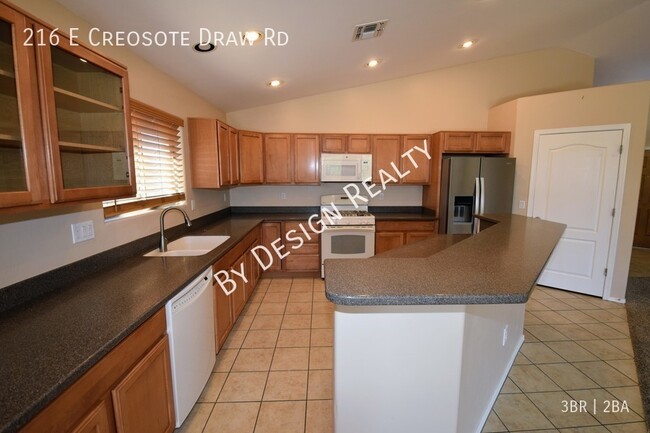 Building Photo - Corona De Tucson 3 Bed 2 Bath with Great V...