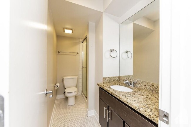 Building Photo - 1 bedroom in Chicago IL 60614
