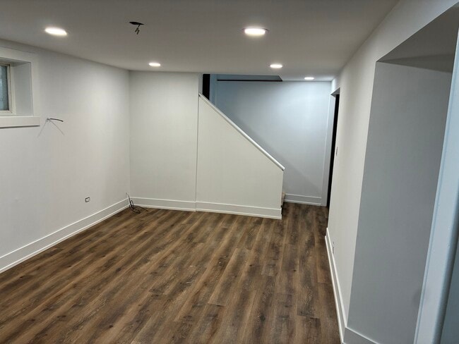 Building Photo - 5523 N Major Ave