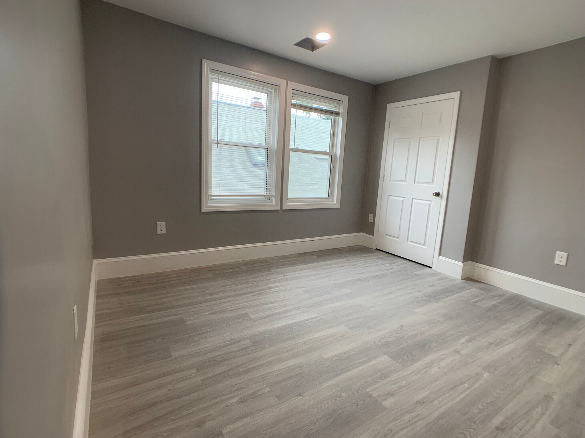 Building Photo - 102 Nonantum St