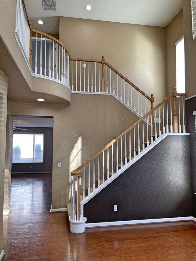 Building Photo - 1436 Bello Dr