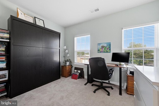 Building Photo - 2027 Track Cir