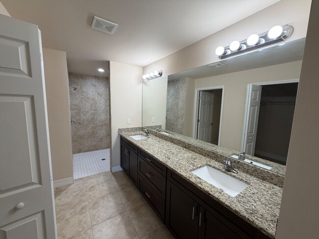 Building Photo - 3116 37th St SW