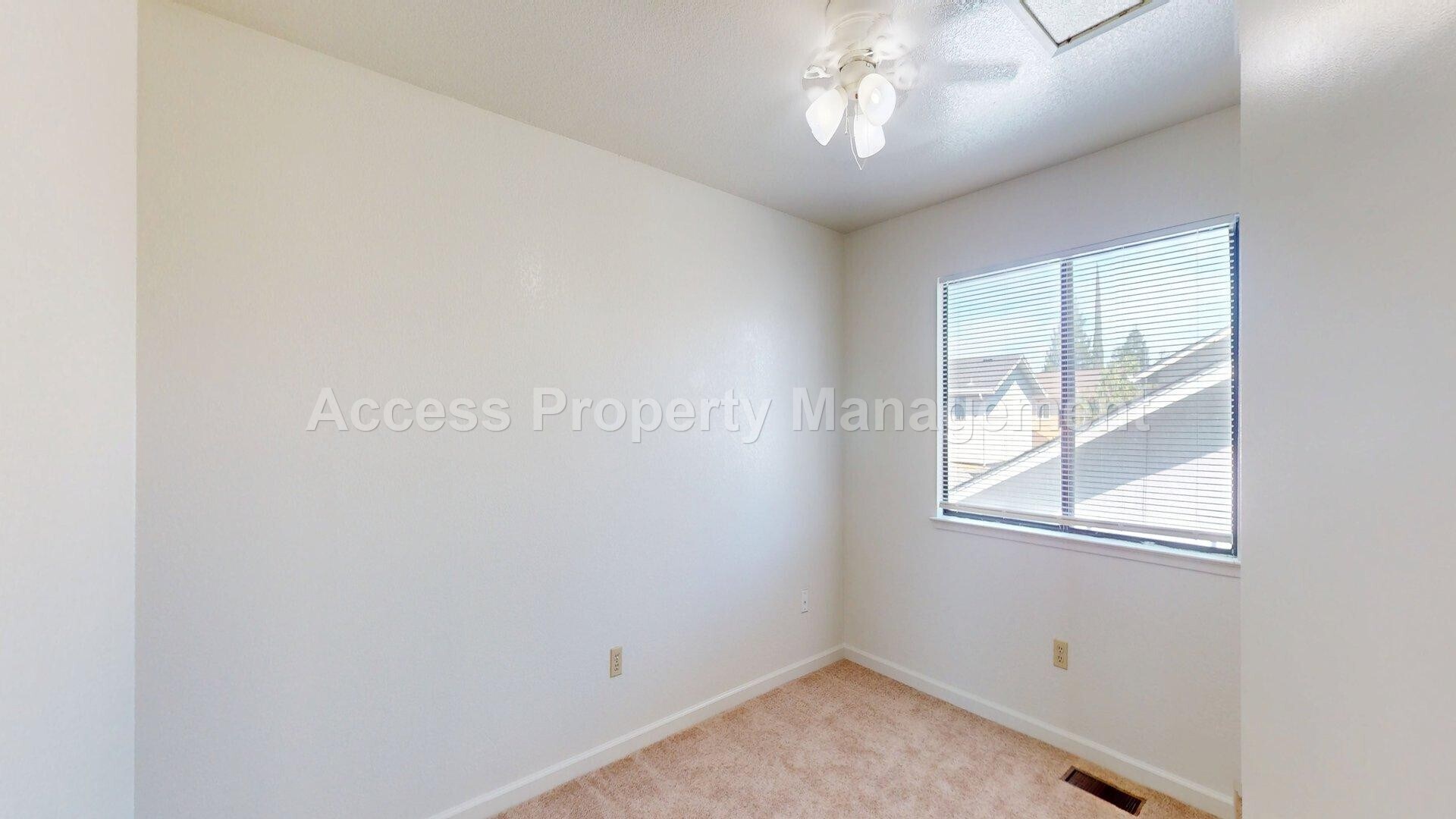 Building Photo - 1535 Springville Way