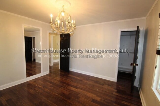 Building Photo - 4017 Doral Dr