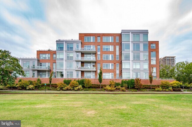 Building Photo - 601 N Fairfax St