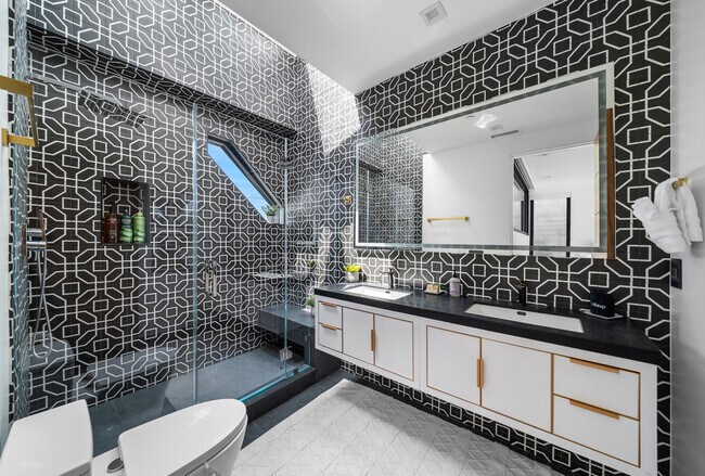 Building Photo - 838 California Ave