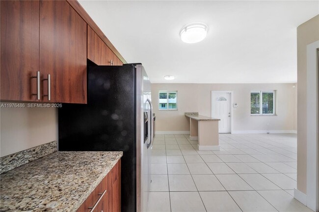 Building Photo - 592 NE 150th St