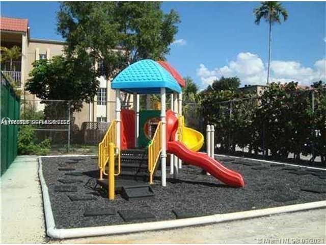 Building Photo - 8290 Lake Dr