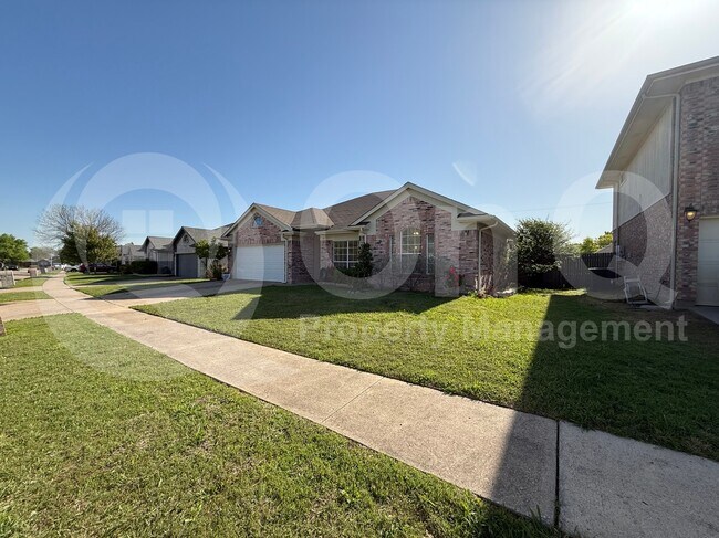 Building Photo - 6717 Smallwood Dr
