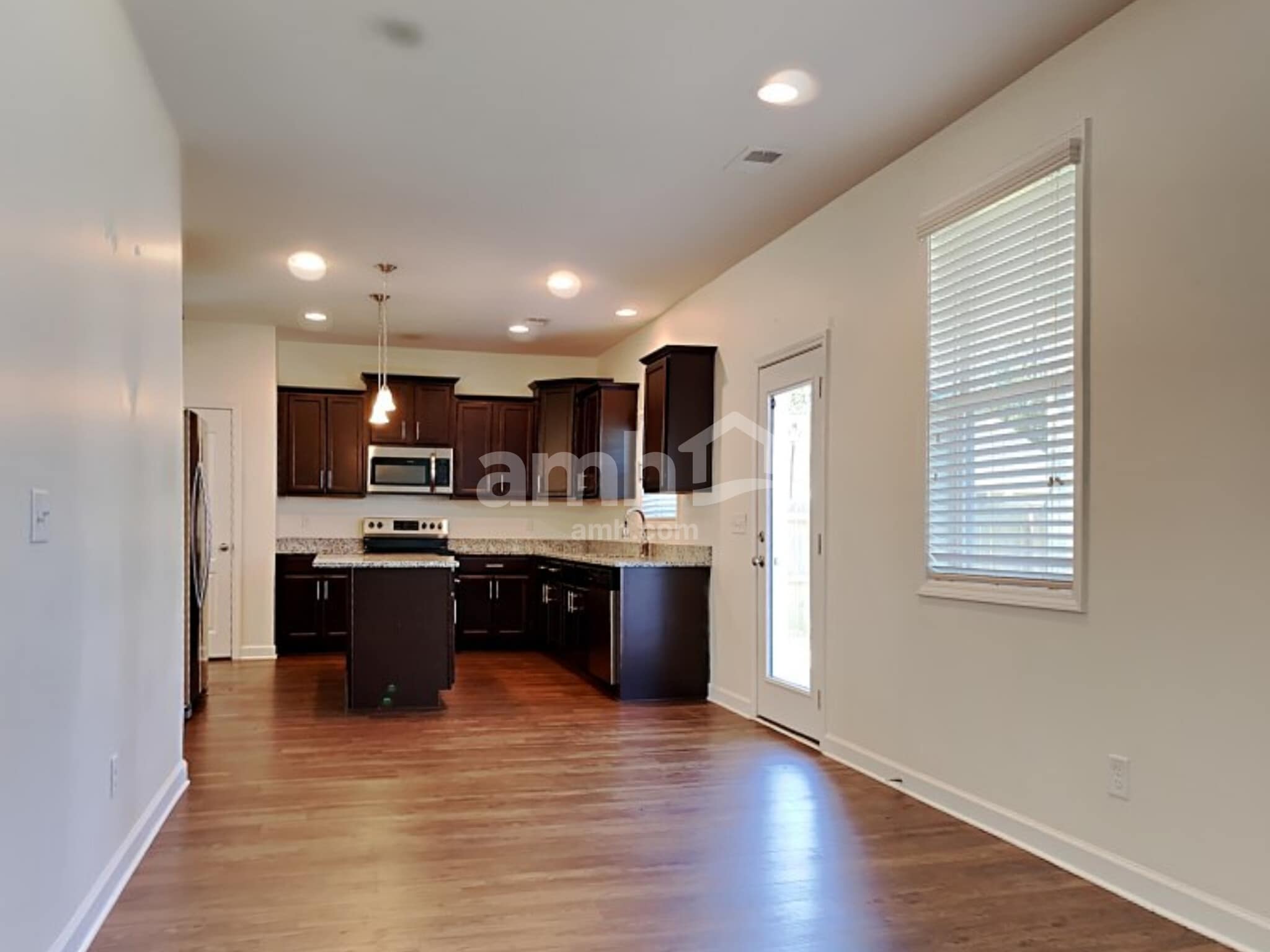 Building Photo - 532 Lateleaf Dr