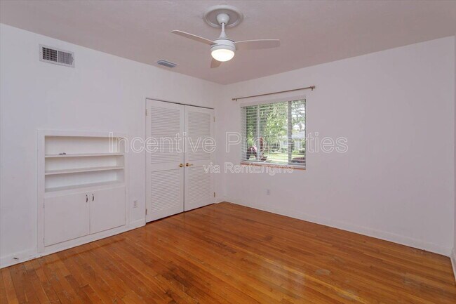 Building Photo - 1235 Ayrshire St