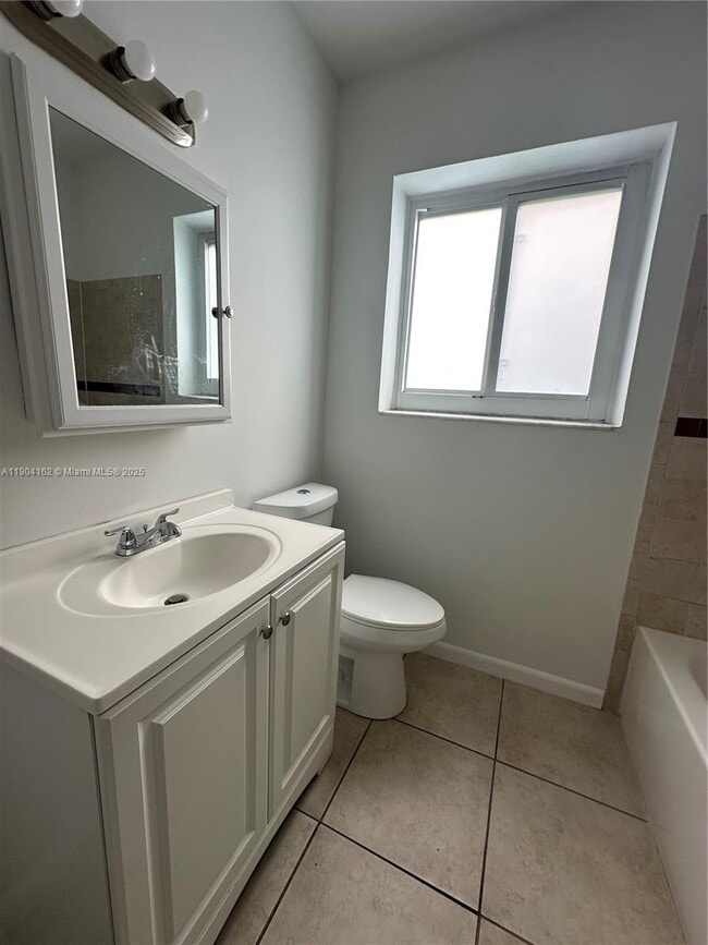 Building Photo - 2322 Cleveland St