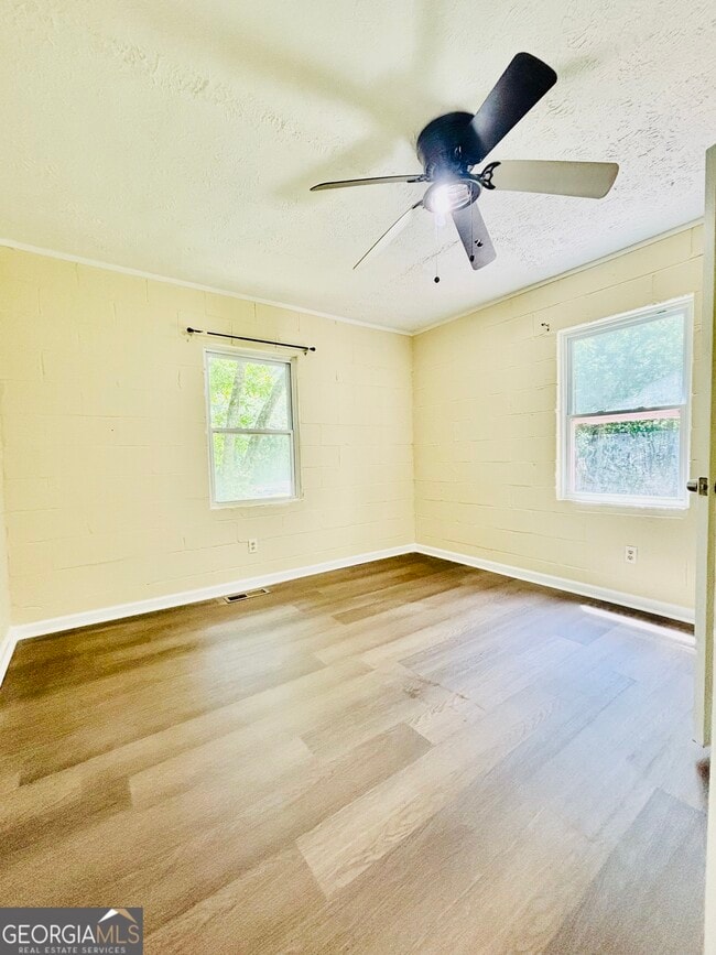 Building Photo - 481 Vega Rd