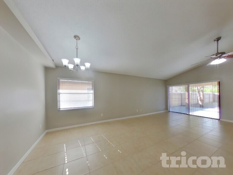 Building Photo - 4729 Suntree Blvd