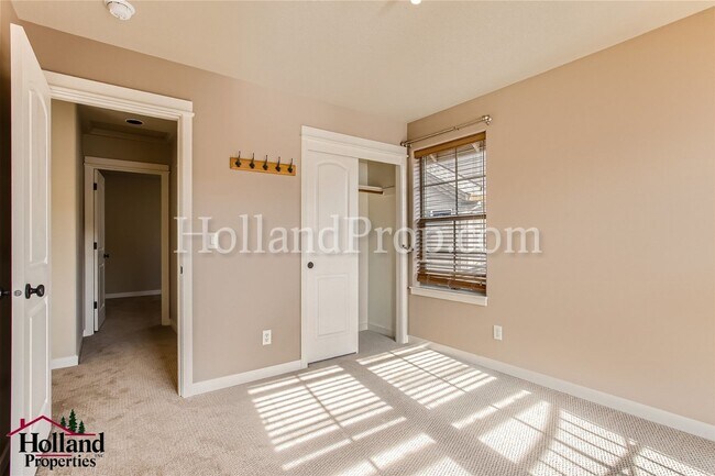 Building Photo - Stunning 3-Bedroom Home in Desirable Orenco Station Community!