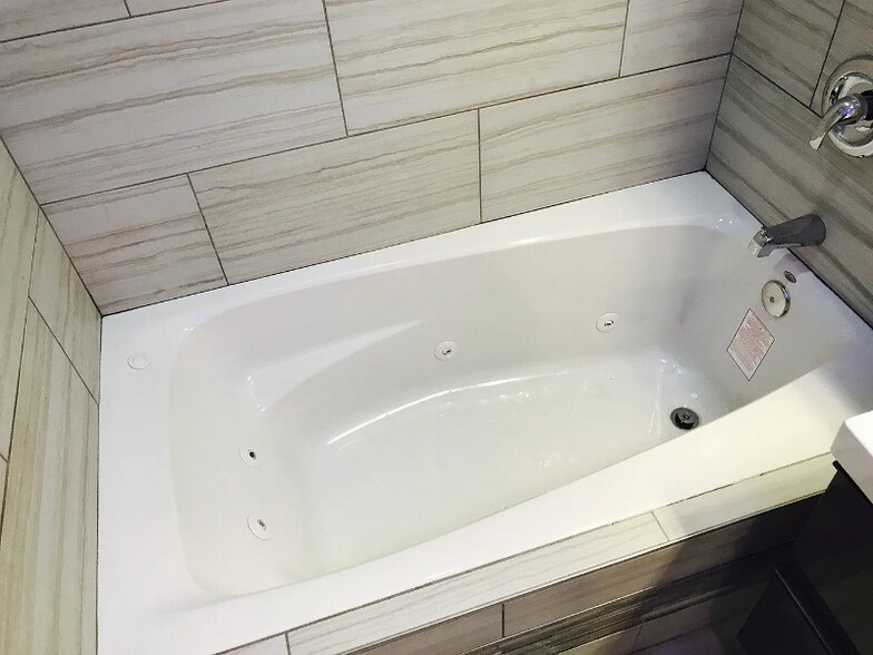 Building Photo - 10450-10452 S Maryland Ave