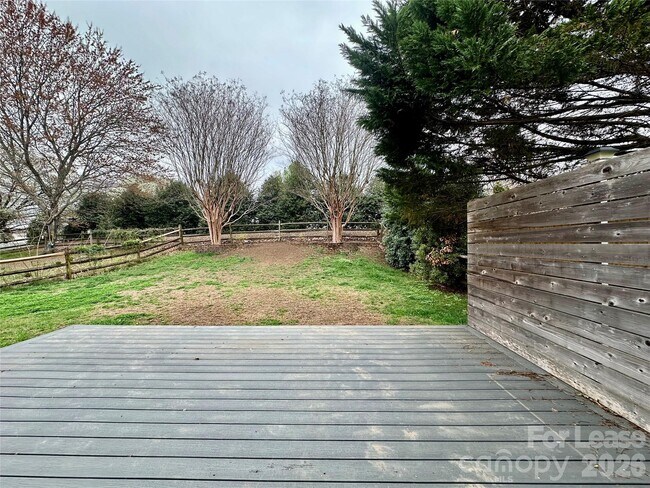 Building Photo - 5307 Bentgrass Run Dr