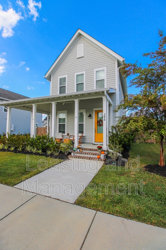 Building Photo - 286 Great Lawn Dr