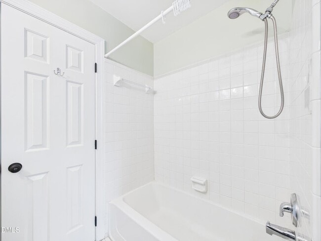 Building Photo - 103 Heatherwood Dr