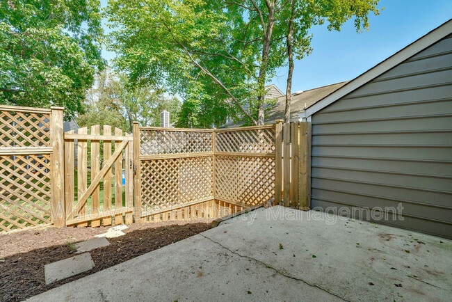 Building Photo - 4614 Pine Trace Dr