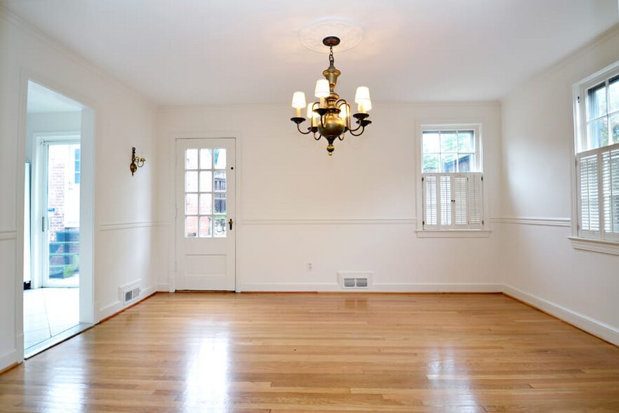 Building Photo - 1600 Foxhall Rd NW