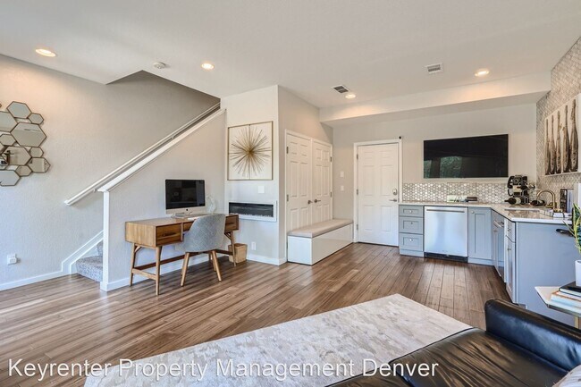Building Photo - 3 br, 2.5 bath House - 4148 W 118th Pl