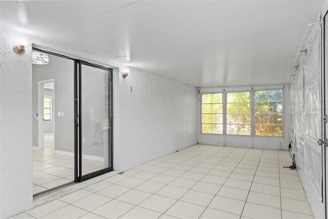 Building Photo - 1205 S Flagler Ave