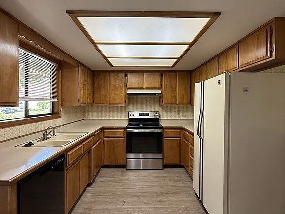 Building Photo - 530 Golf View Dr