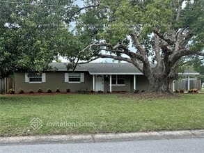 Building Photo - 705 Carvell Dr