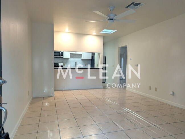 Building Photo - Calle Abronia