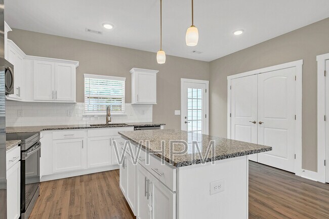 Building Photo - 127 Dry Creek Commons Dr