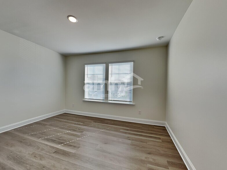 Building Photo - 3511 Lincoln Hts Ln