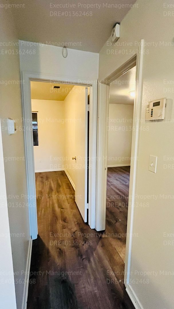 Building Photo - 1142 8th Pl